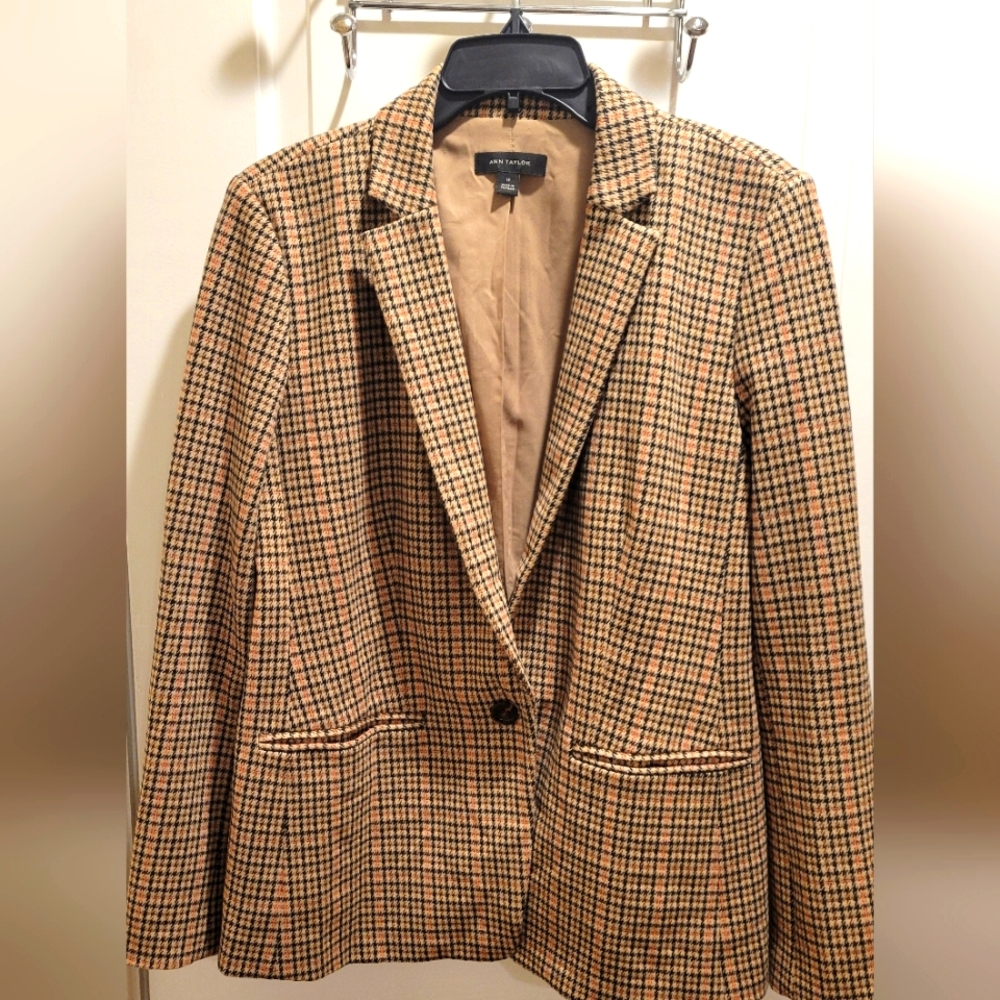 Houndstooth wool blazer